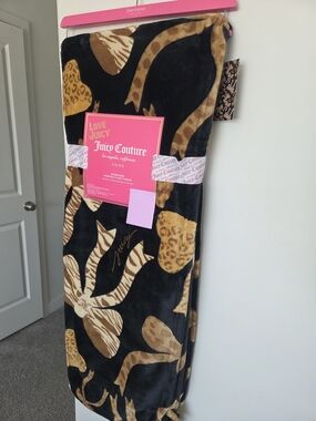 Juicy Couture Animal Print Plush Throw Blanket - Cheetah Bows
